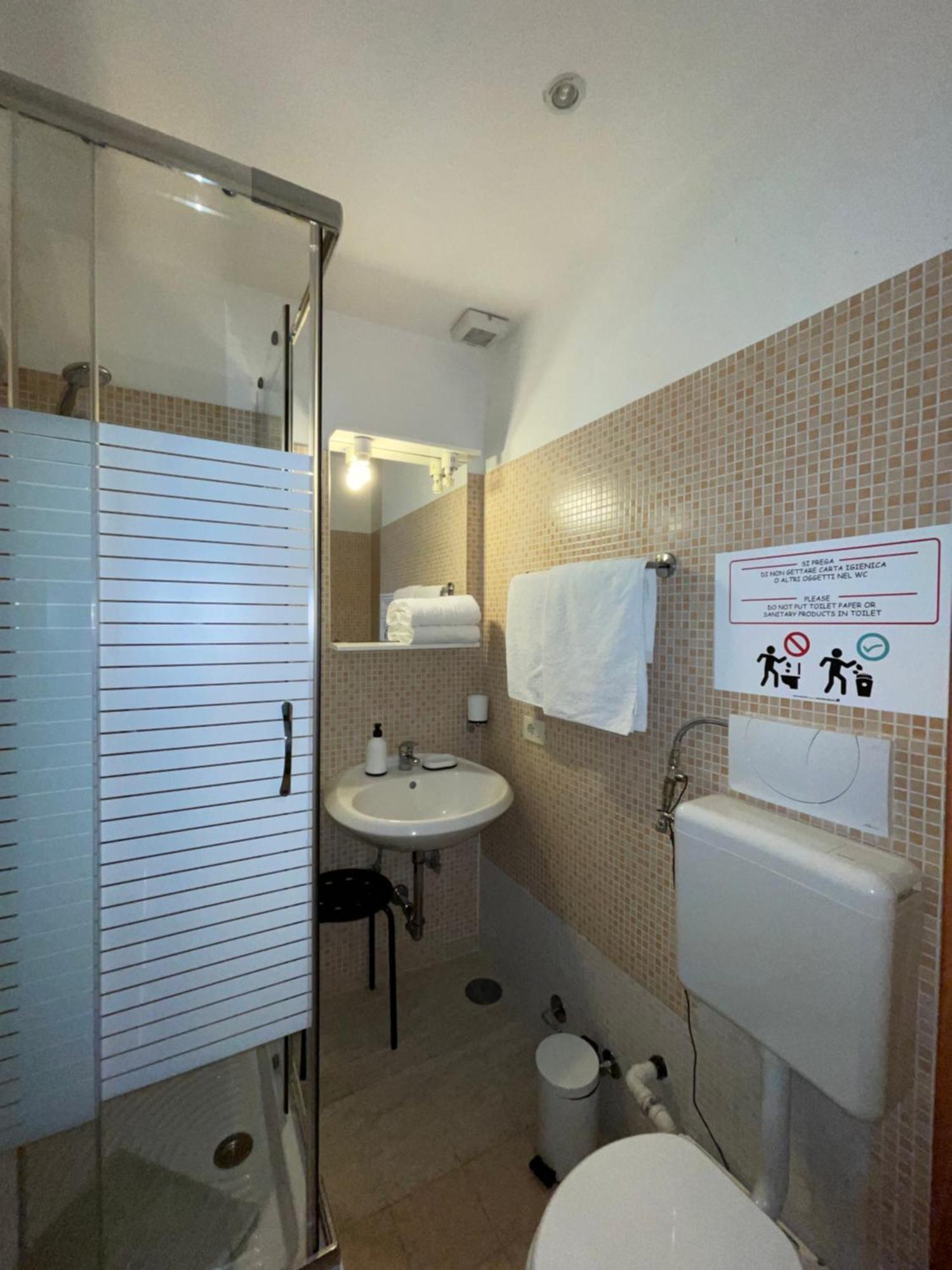 Guest House Meret Рим Екстериор снимка