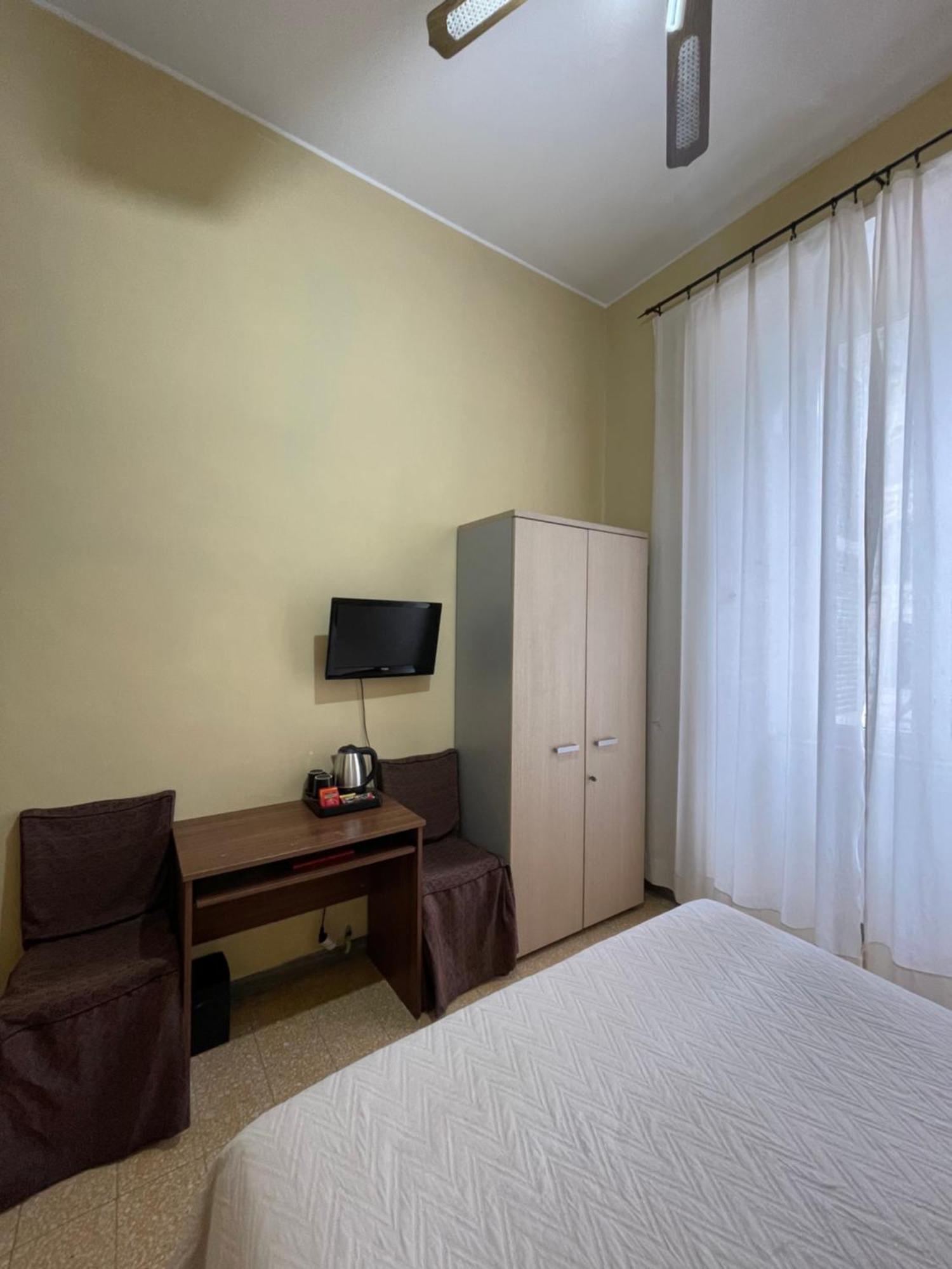 Guest House Meret Рим Екстериор снимка