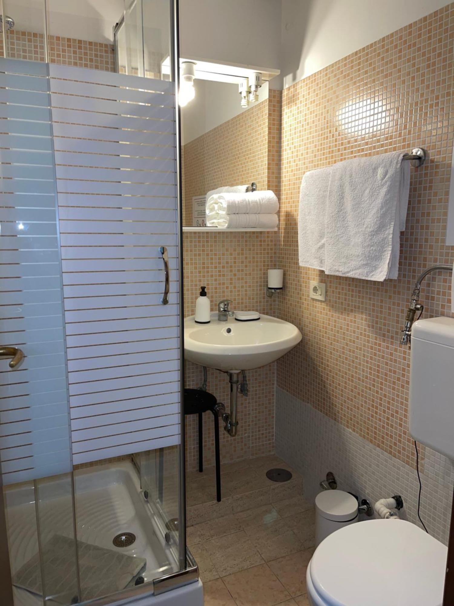 Guest House Meret Рим Екстериор снимка