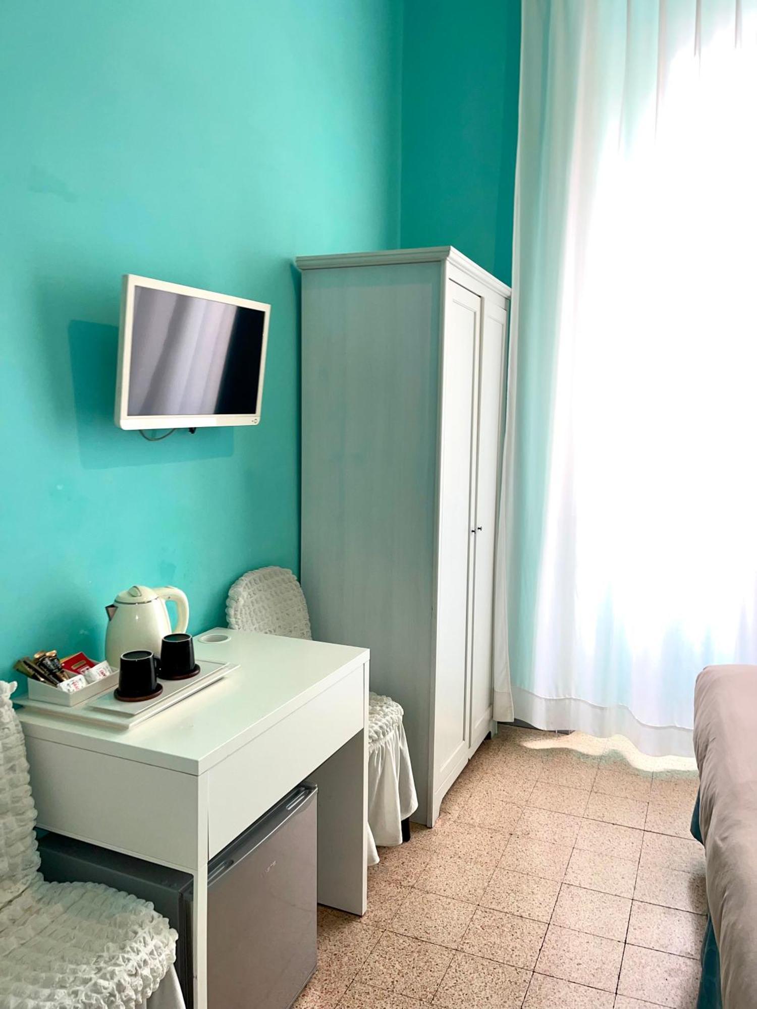 Guest House Meret Рим Екстериор снимка