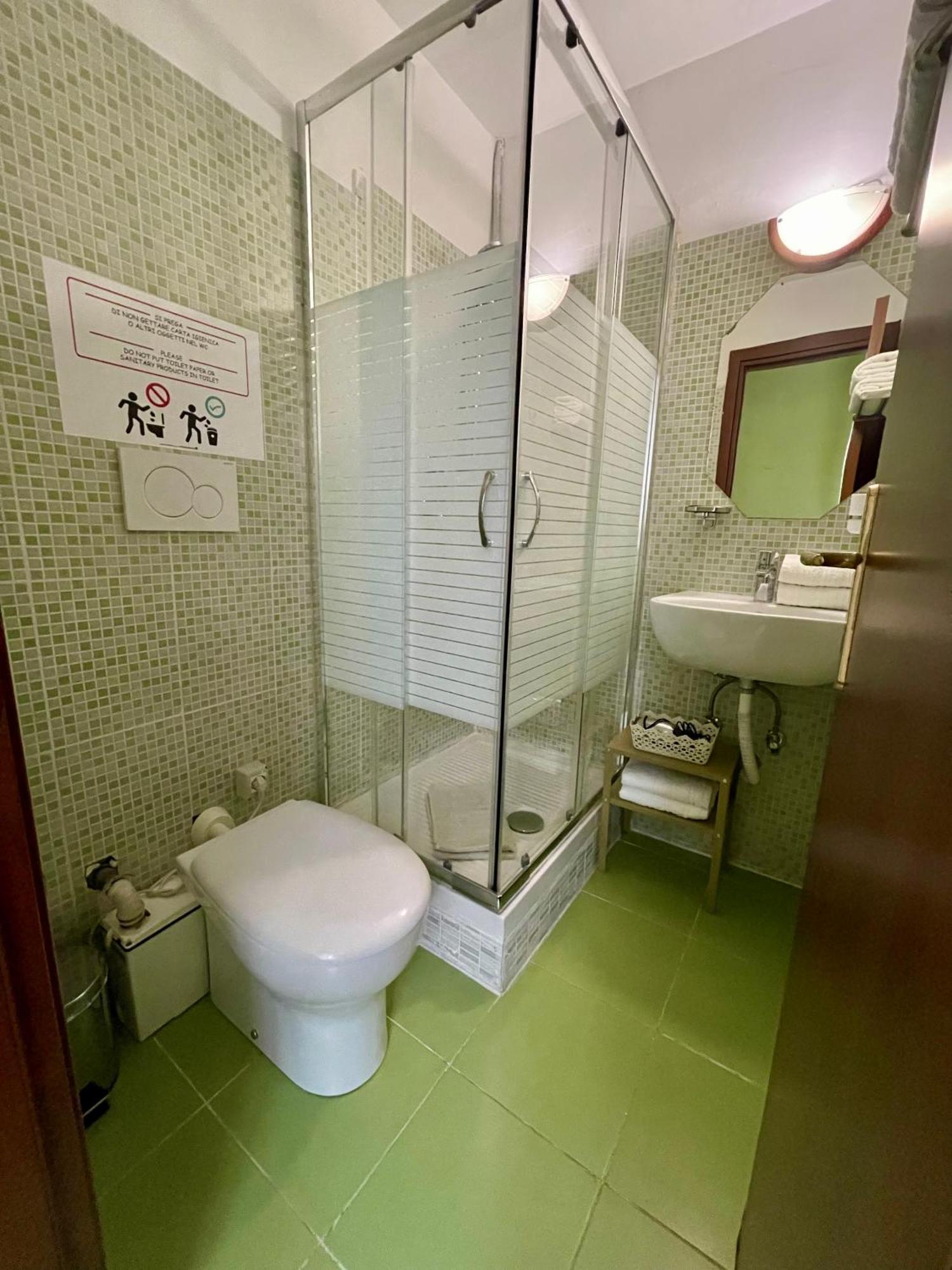 Guest House Meret Рим Екстериор снимка