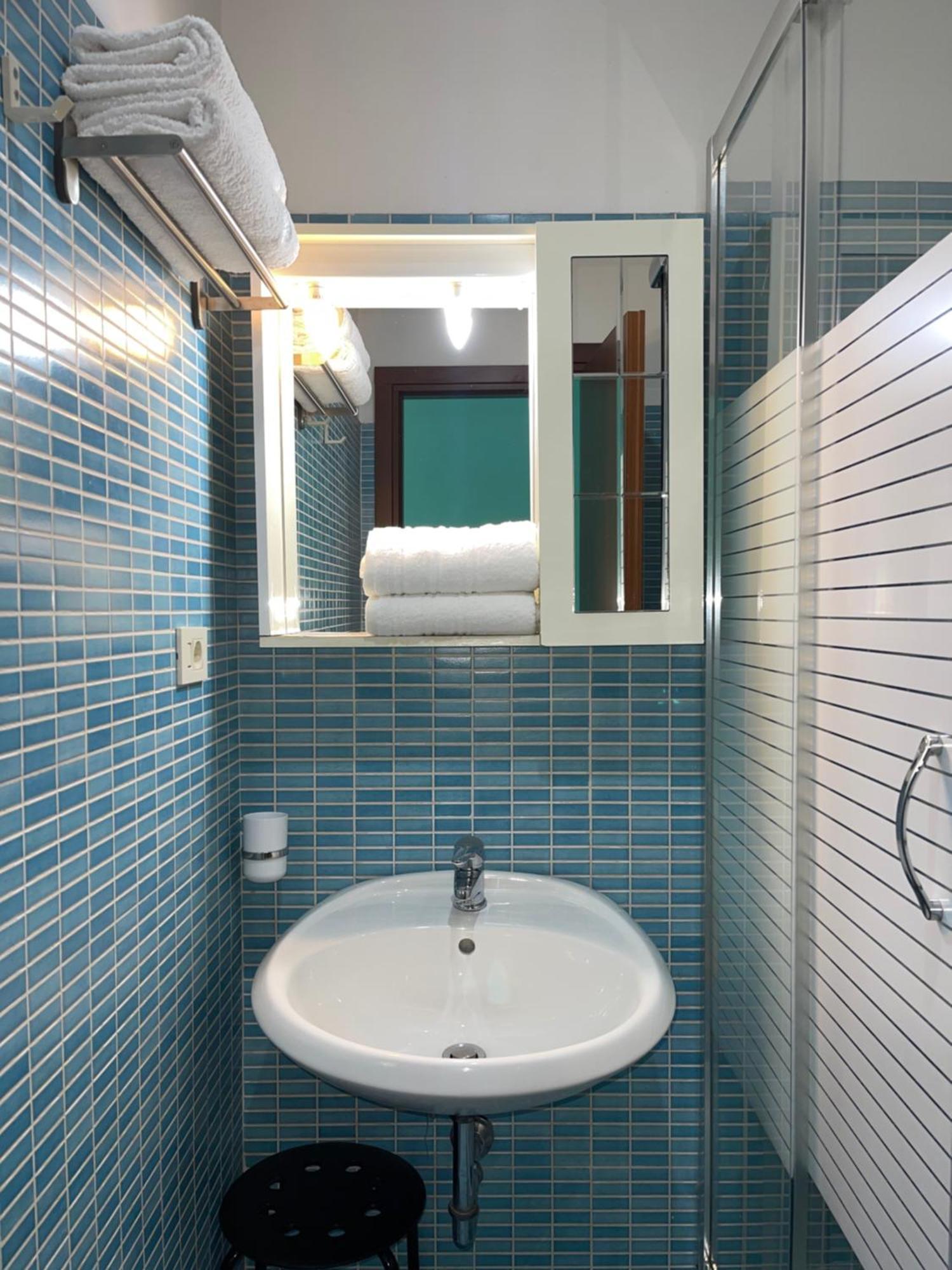Guest House Meret Рим Екстериор снимка