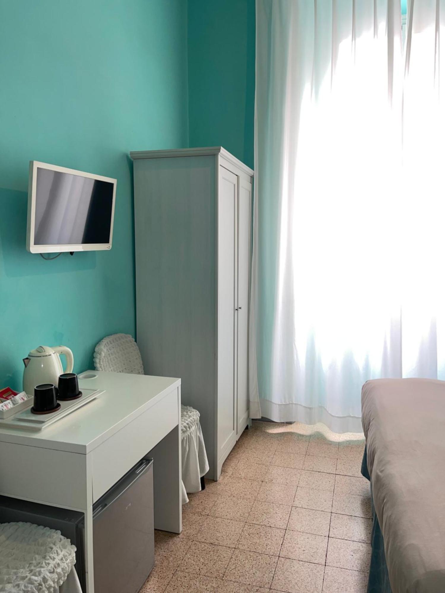 Guest House Meret Рим Екстериор снимка