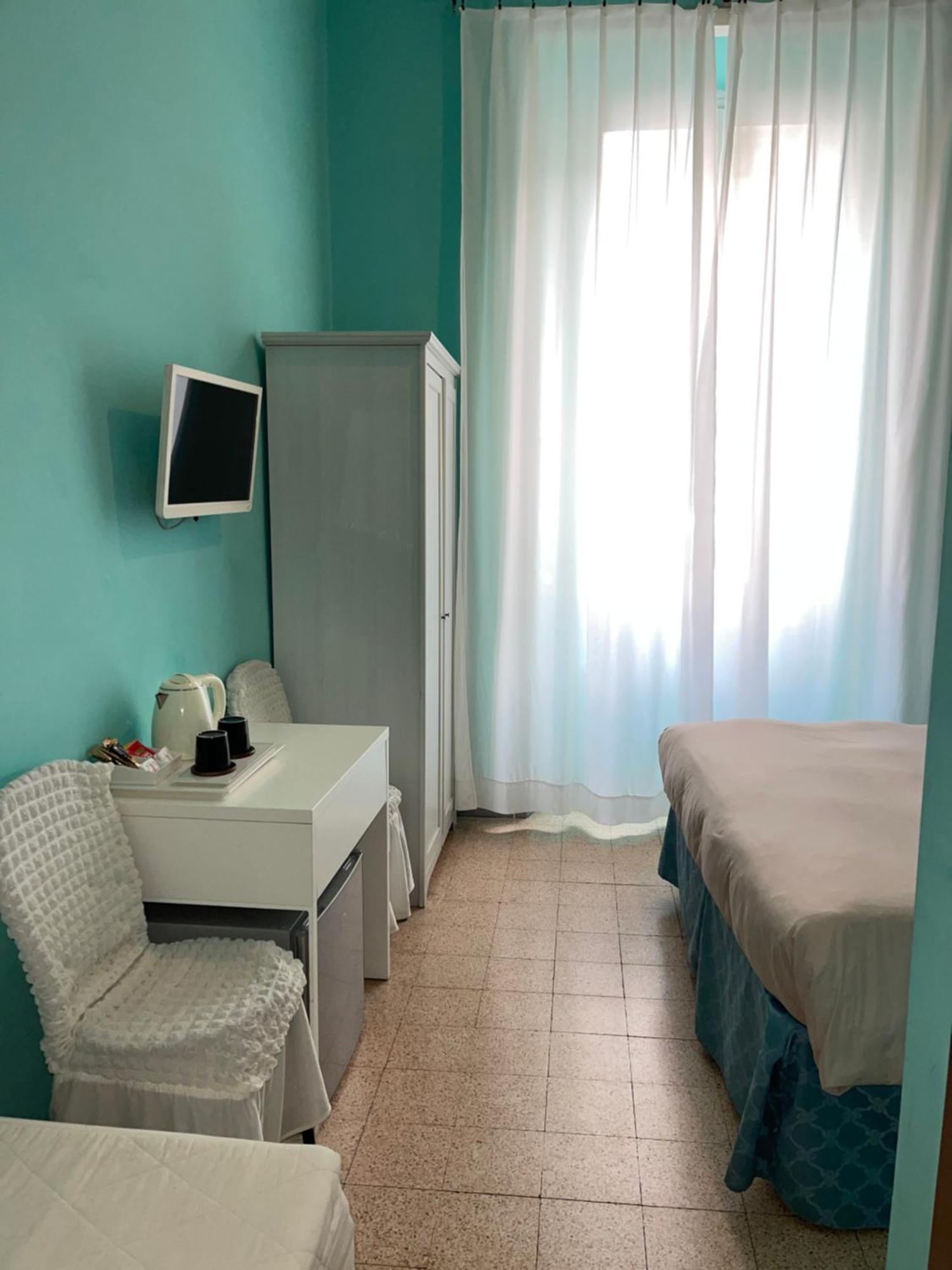 Guest House Meret Рим Екстериор снимка