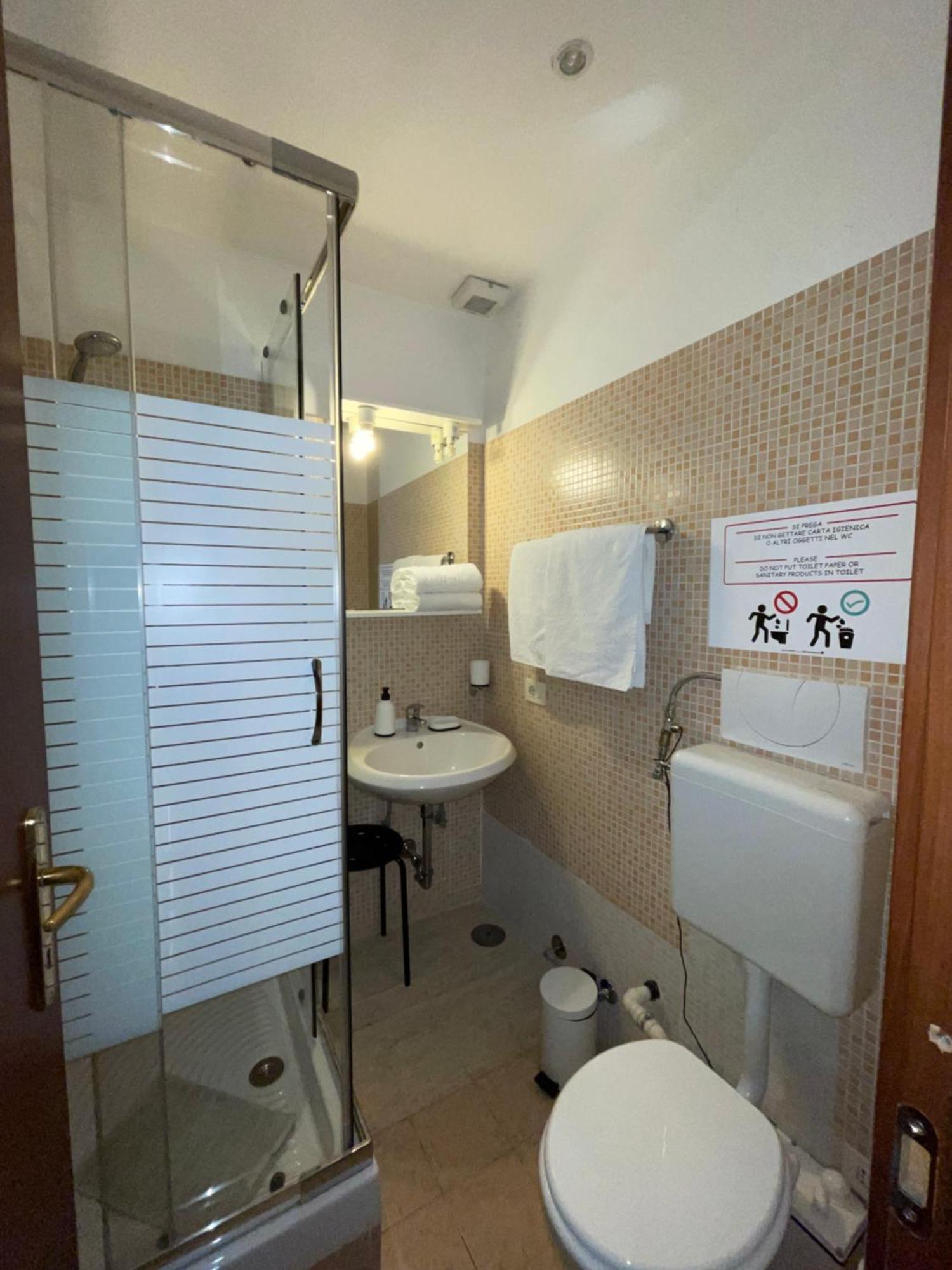 Guest House Meret Рим Екстериор снимка